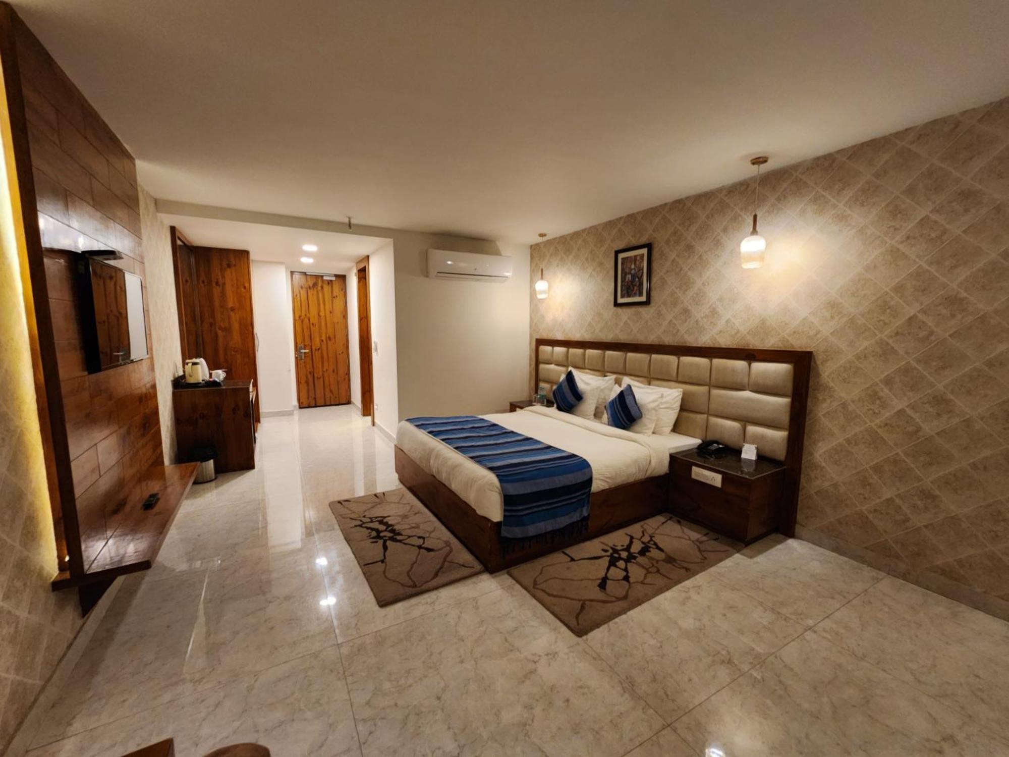 Golden Fern Resort Shimla Exterior photo